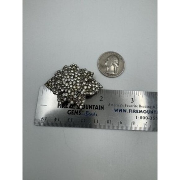 Vintage Silver Tone Full Clear Rhinestone 3D Flower Pin Brooch - Picture 5 of 7